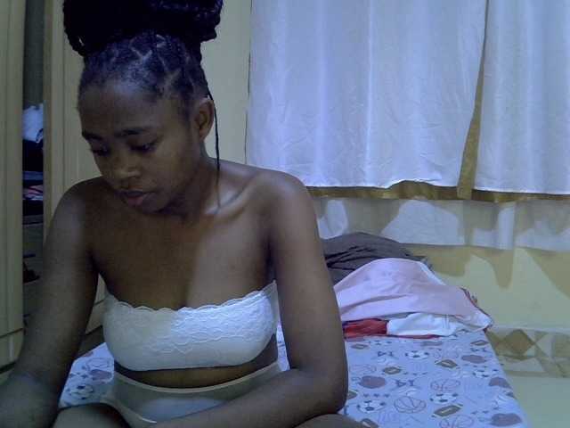 pretty-bianca live cam on BongaCams