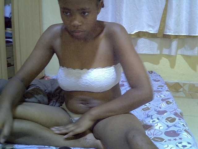 pretty-bianca live cam on BongaCams