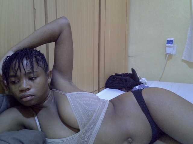 pretty-bianca live cam on BongaCams