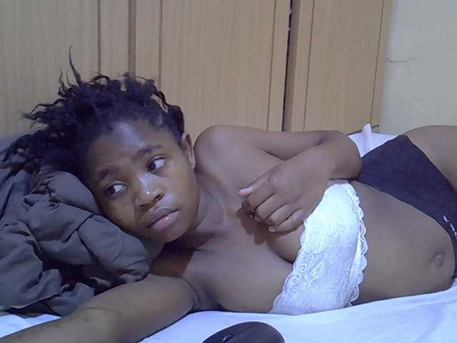 pretty-bianca live cam on BongaCams