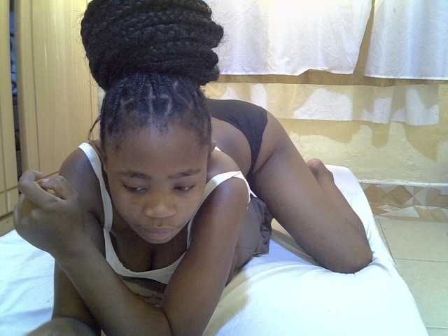 pretty-bianca live cam on BongaCams