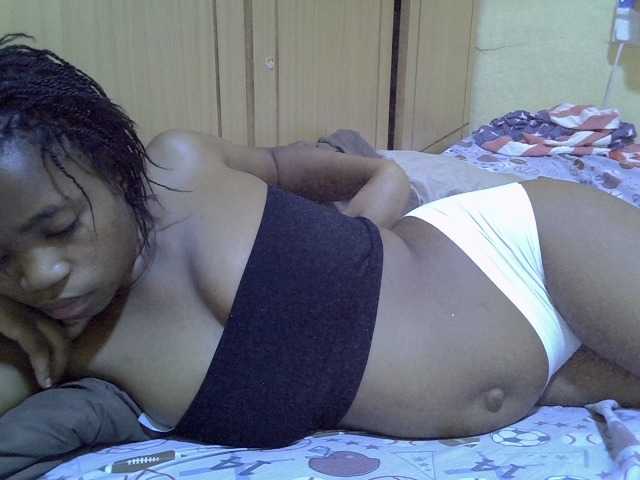 pretty-bianca live webcam show