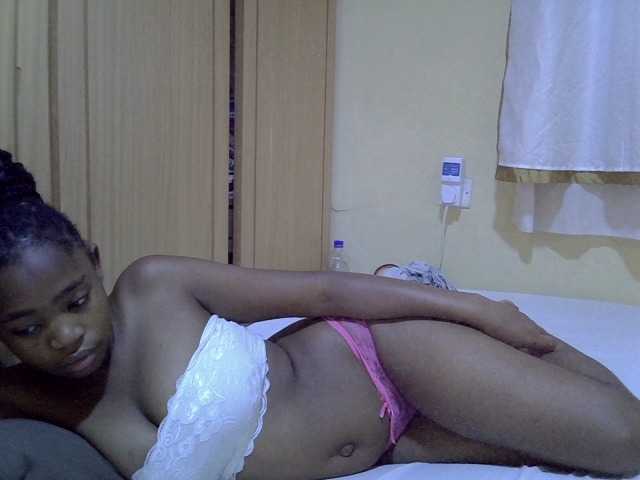pretty-bianca live cam on BongaCams