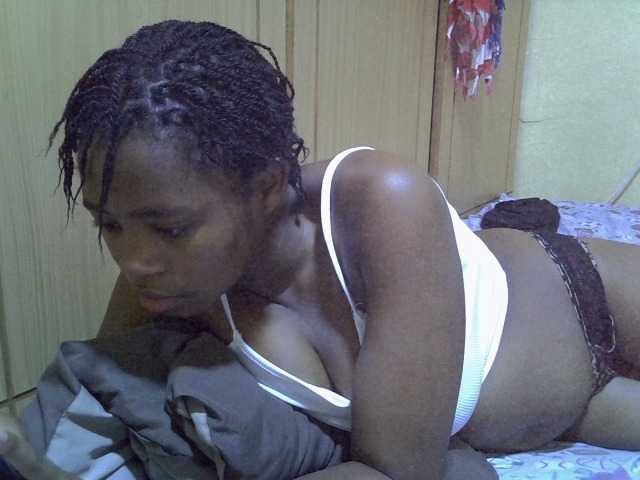 pretty-bianca live webcam show