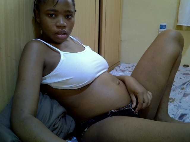 pretty-bianca live cam on BongaCams