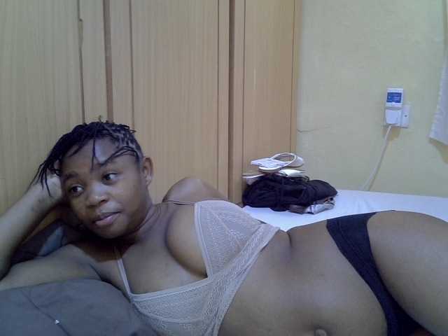 pretty-bianca live cam on BongaCams