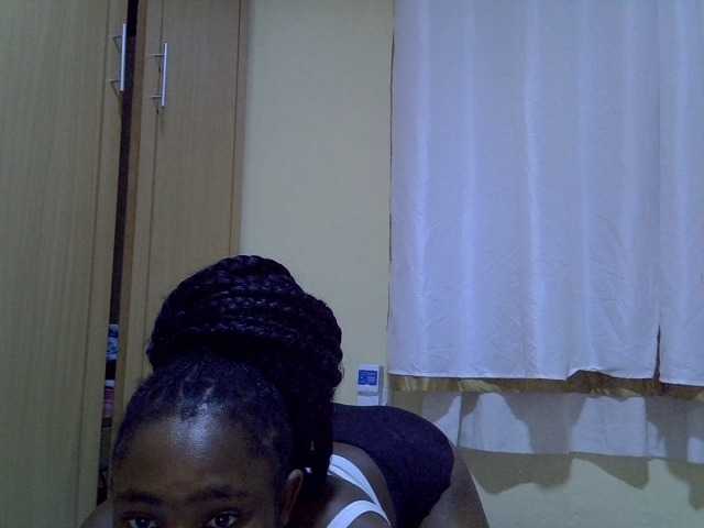 pretty-bianca live cam on BongaCams