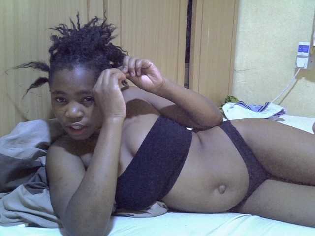 pretty-bianca live cam on BongaCams