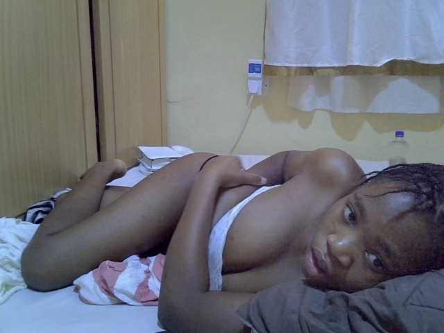 pretty-bianca live cam on BongaCams