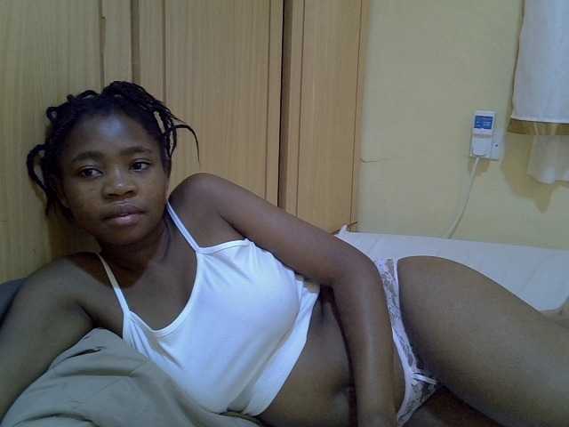 pretty-bianca live cam on BongaCams