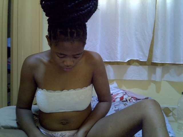 pretty-bianca live cam on BongaCams