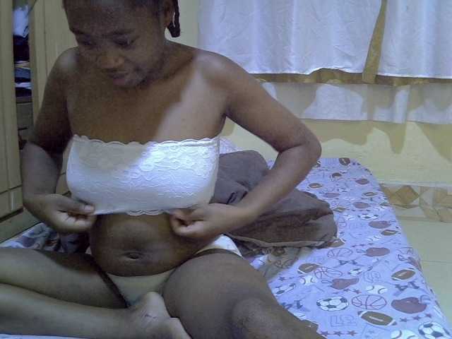 pretty-bianca live cam on BongaCams