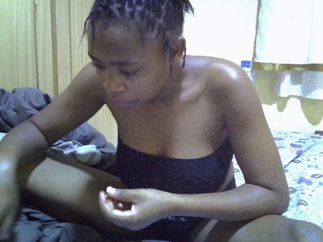 pretty-bianca live cam on BongaCams