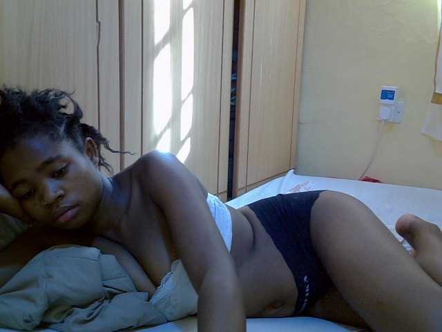 pretty-bianca live cam on BongaCams