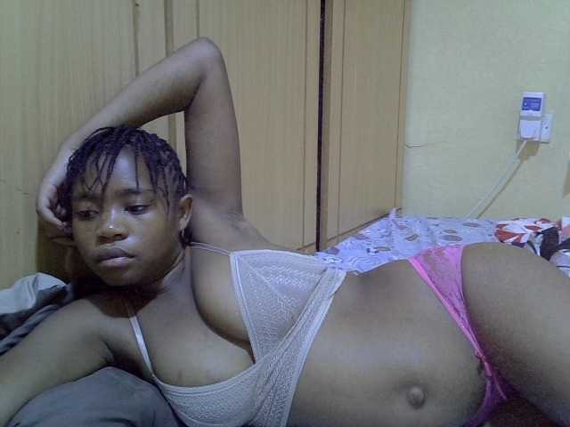 pretty-bianca live cam on BongaCams