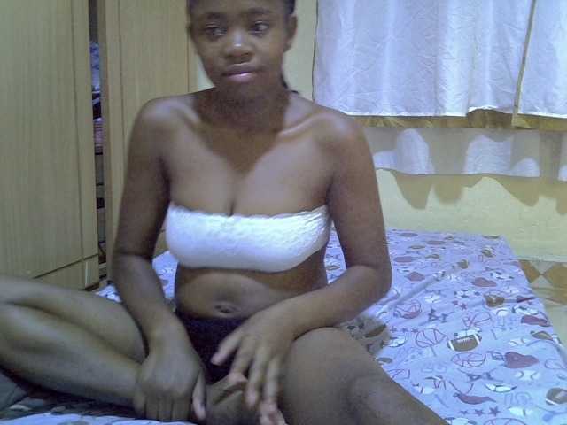 pretty-bianca live cam on BongaCams