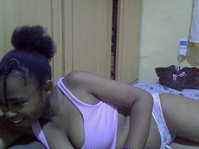 pretty-bianca live cam on BongaCams