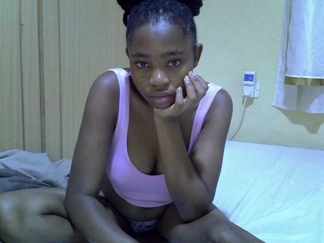 pretty-bianca live cam on BongaCams
