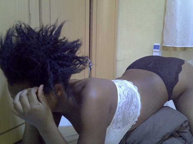 pretty-bianca live cam on BongaCams