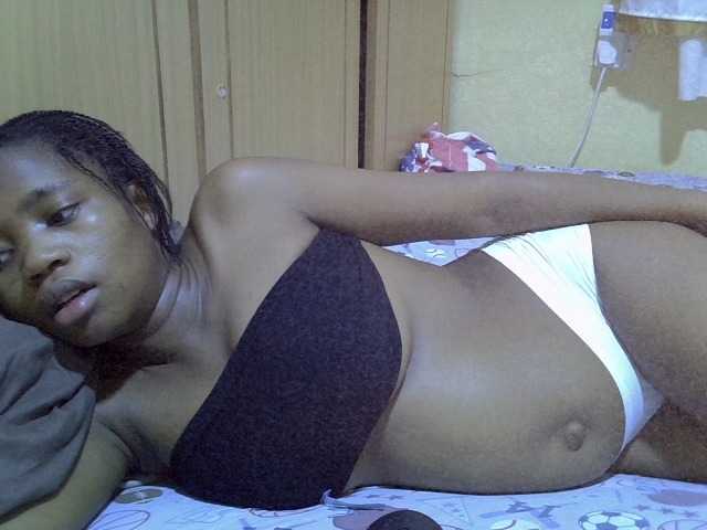 pretty-bianca live cam on BongaCams