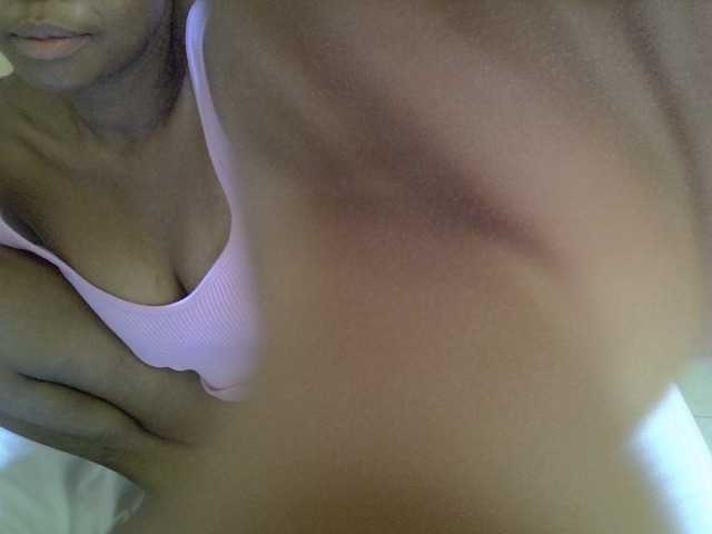 pretty-bianca live cam on BongaCams
