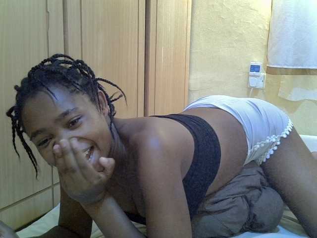 pretty-bianca live cam on BongaCams