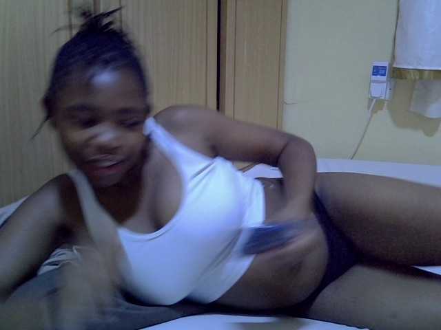 pretty-bianca live cam on BongaCams