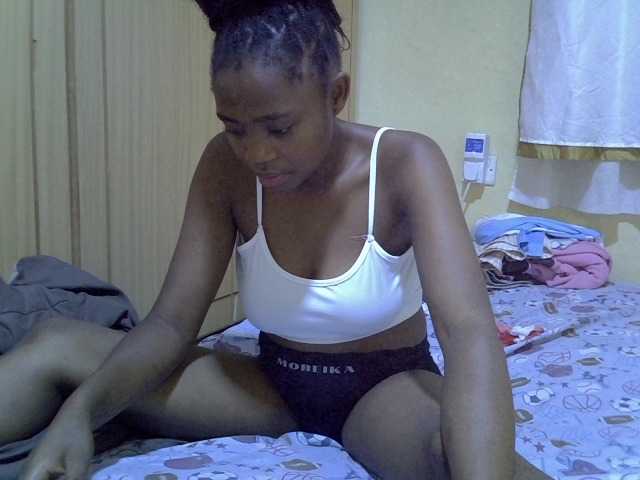 pretty-bianca live cam on BongaCams