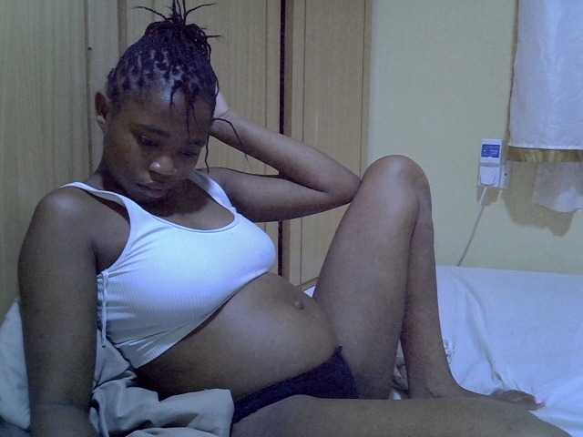 pretty-bianca live cam on UnifiedCams