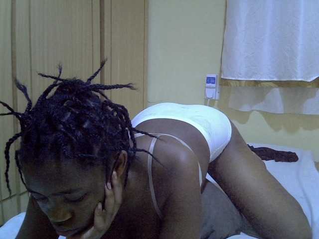 pretty-bianca live cam on BongaCams