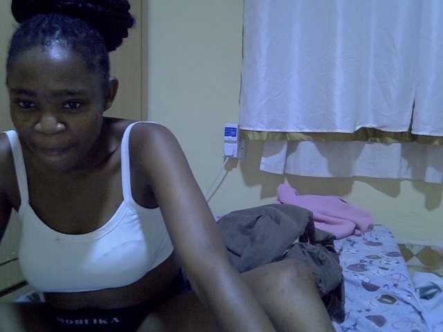 pretty-bianca live cam on BongaCams