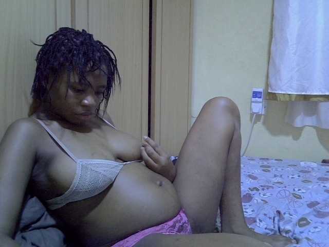 pretty-bianca live cam on BongaCams