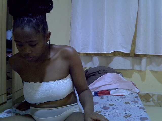 pretty-bianca live cam on BongaCams