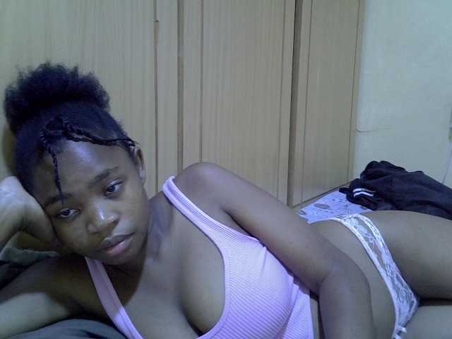 pretty-bianca live cam on BongaCams