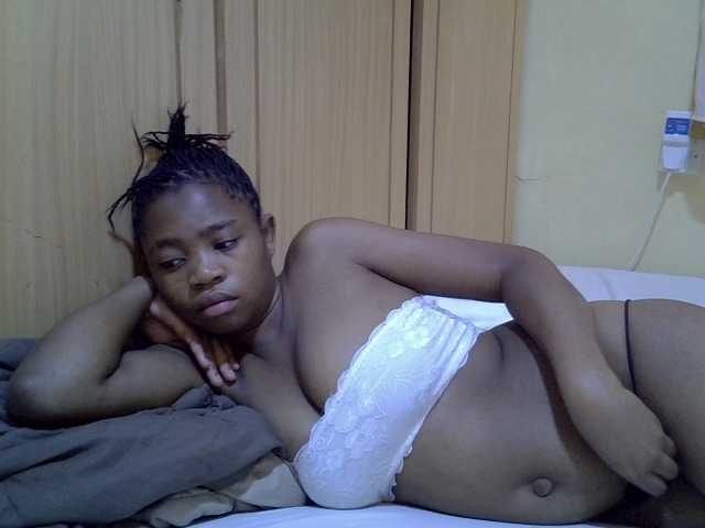 pretty-bianca live cam on BongaCams