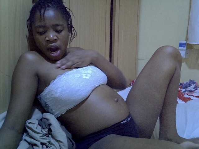 pretty-bianca live cam on BongaCams