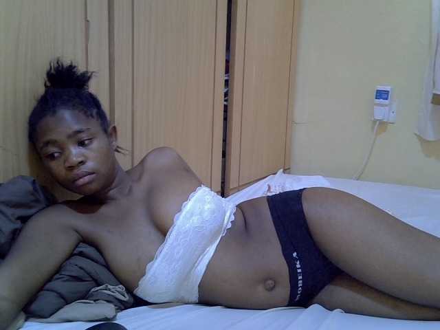 pretty-bianca live cam on BongaCams