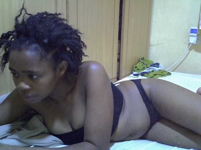 pretty-bianca live cam on BongaCams