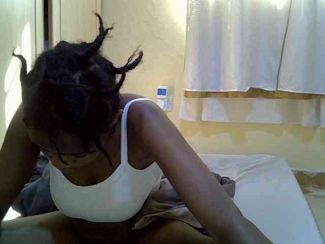 pretty-bianca webcam