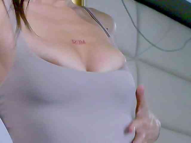 NicoleeLux webcam