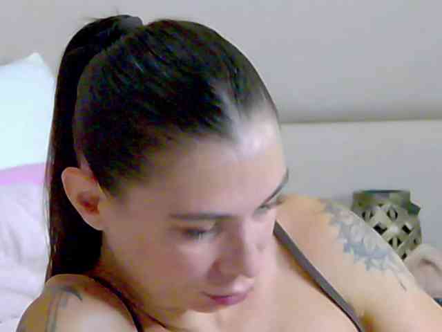NicoleeLux webcam