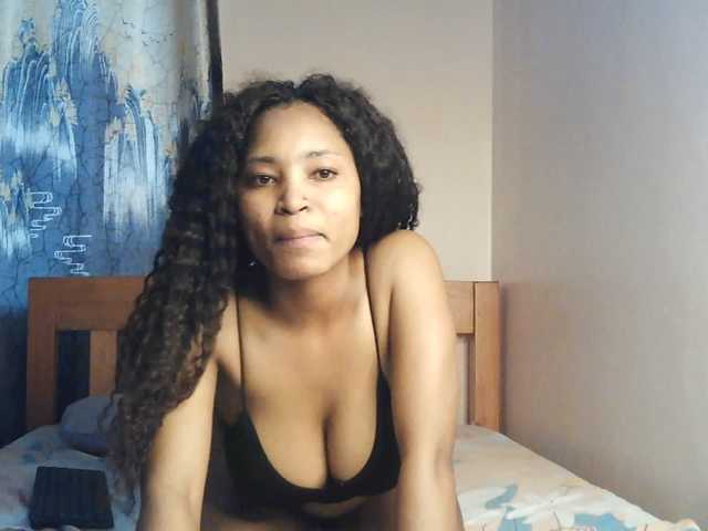 AlexaLovexo live cam on BongaCams