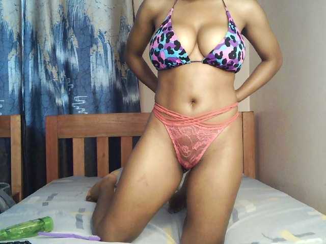 AlexaLovexo live cam on BongaCams