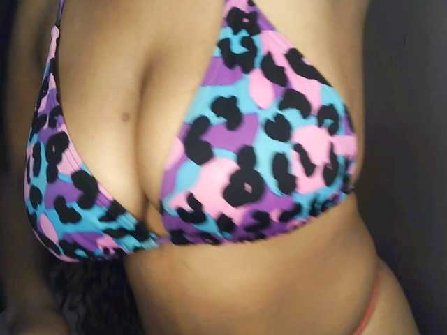 AlexaLovexo live cam on BongaCams