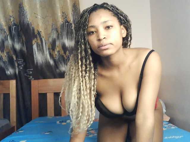 AlexaLovexo live cam on BongaCams