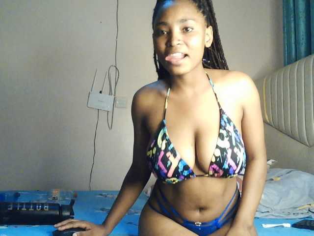 AlexaLovexo live cam on BongaCams
