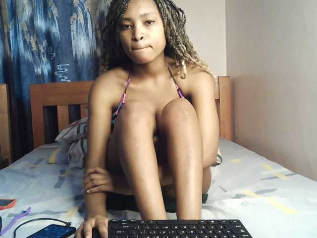 AlexaLovexo live cam on BongaCams