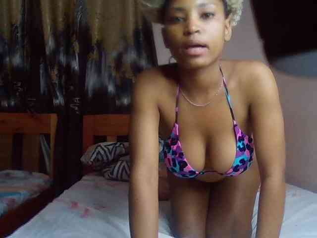 AlexaLovexo webcam