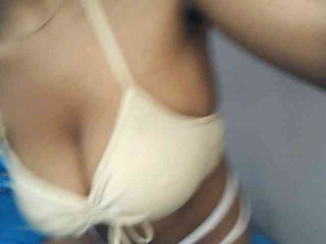 AlexaLovexo webcam