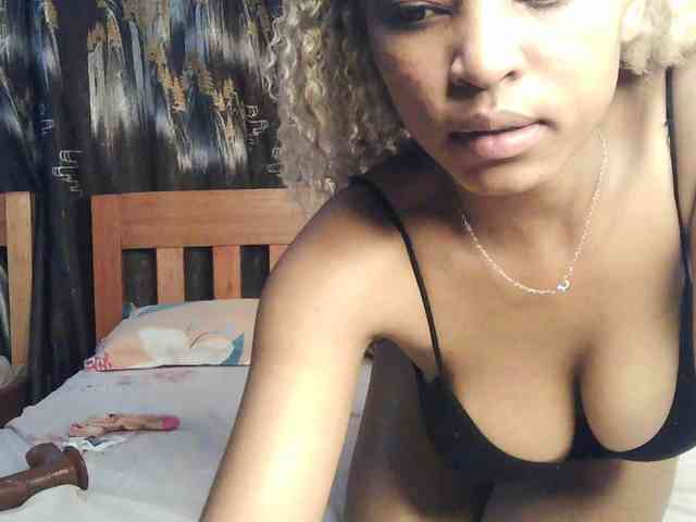 AlexaLovexo webcam